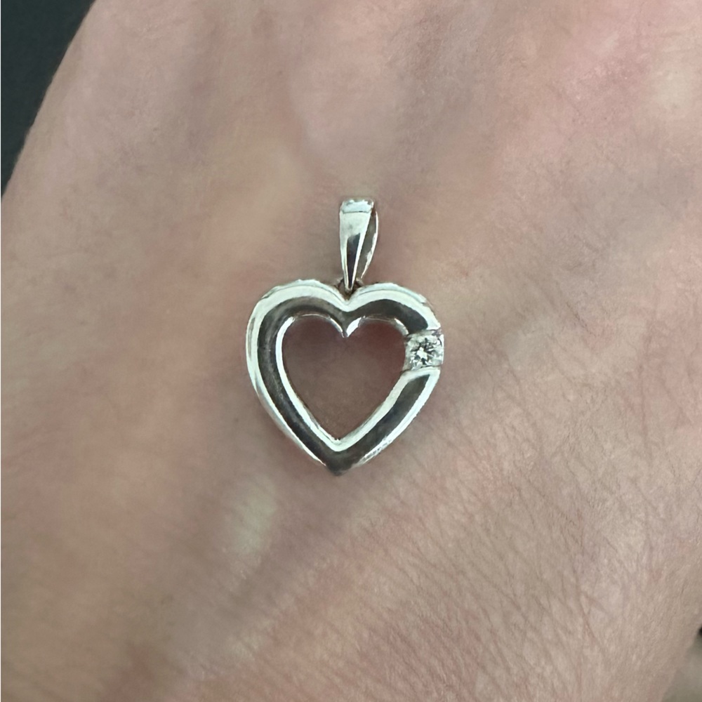Diamond pendant